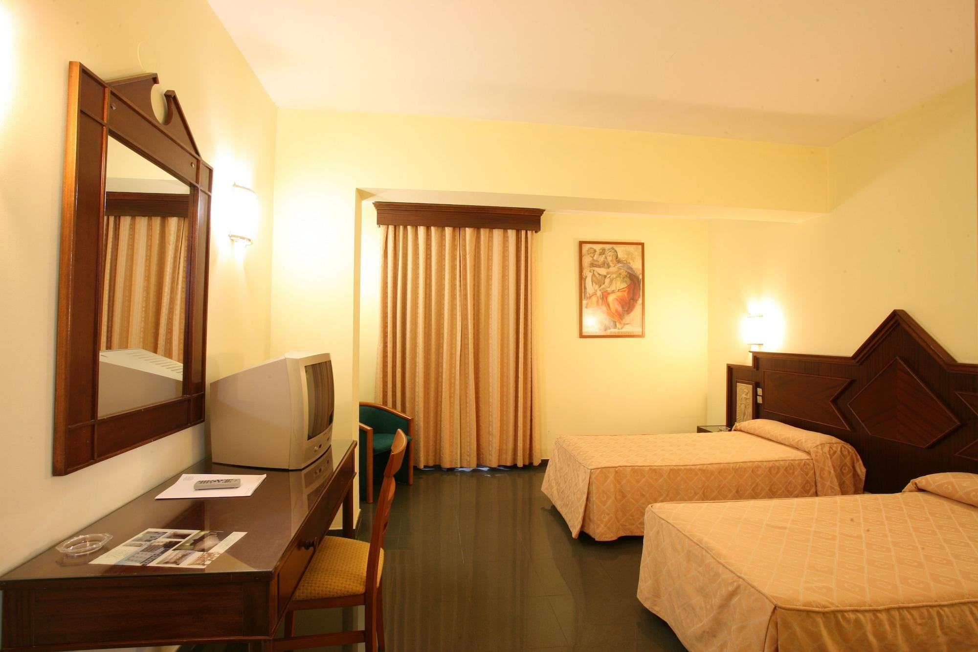 Hotel Zeus Merida Exterior photo