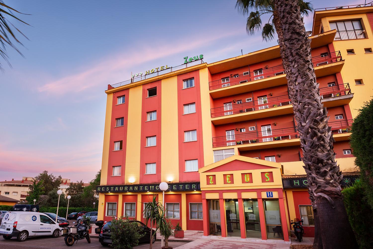 Hotel Zeus Merida Exterior photo