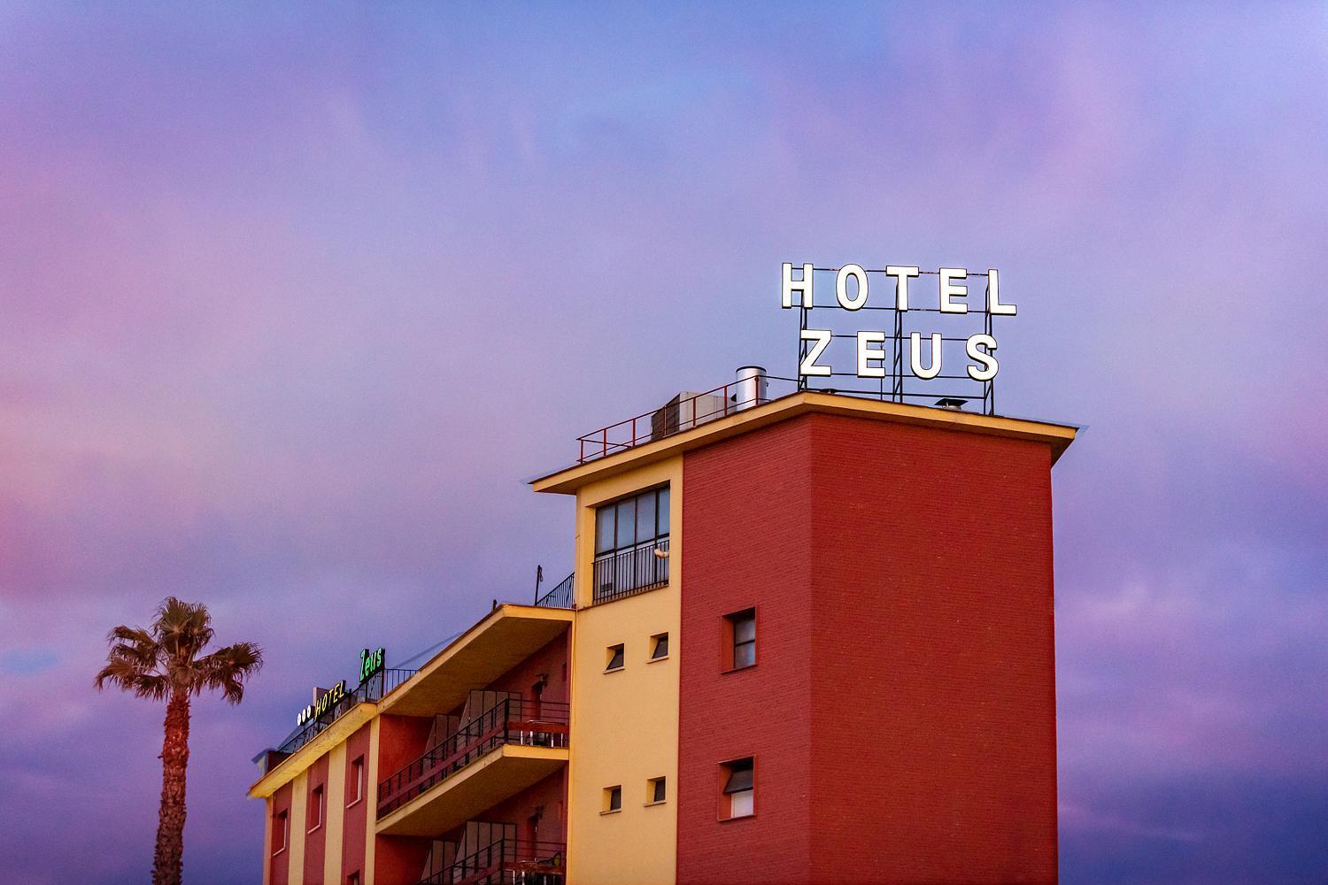 Hotel Zeus Merida Exterior photo