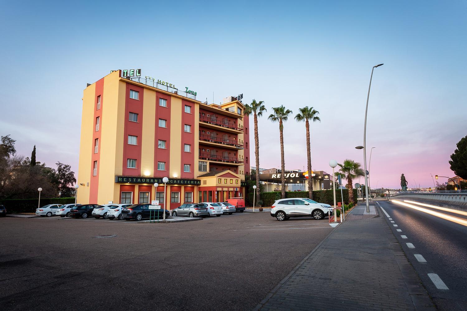 Hotel Zeus Merida Exterior photo